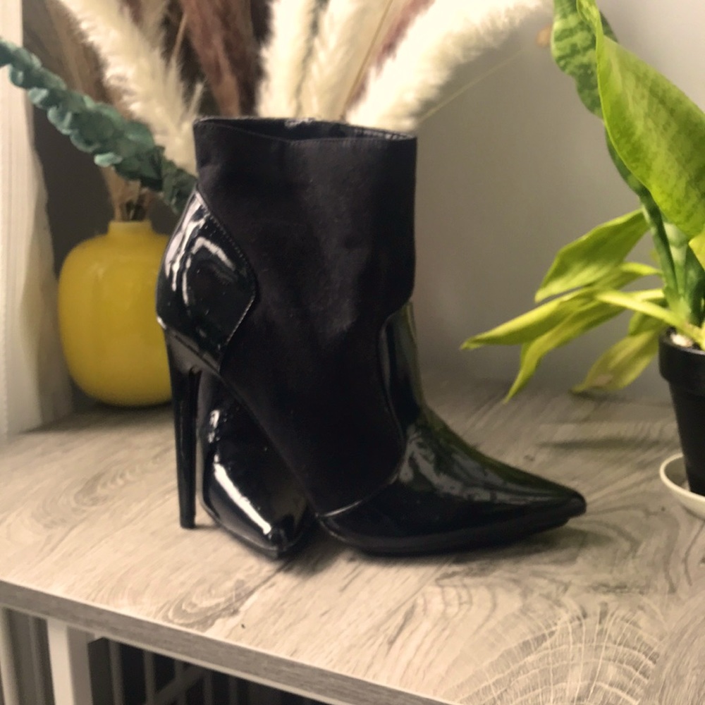 Izabella Rue ankle boots